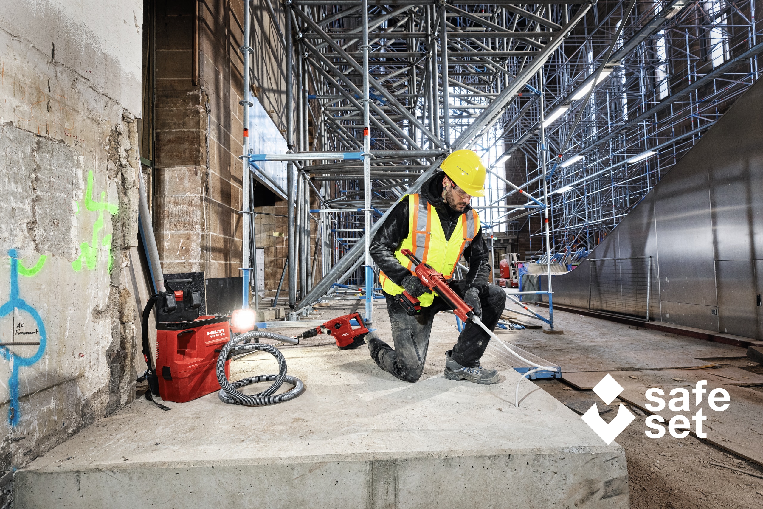 Chemische mortel geïnjecteerd in beton