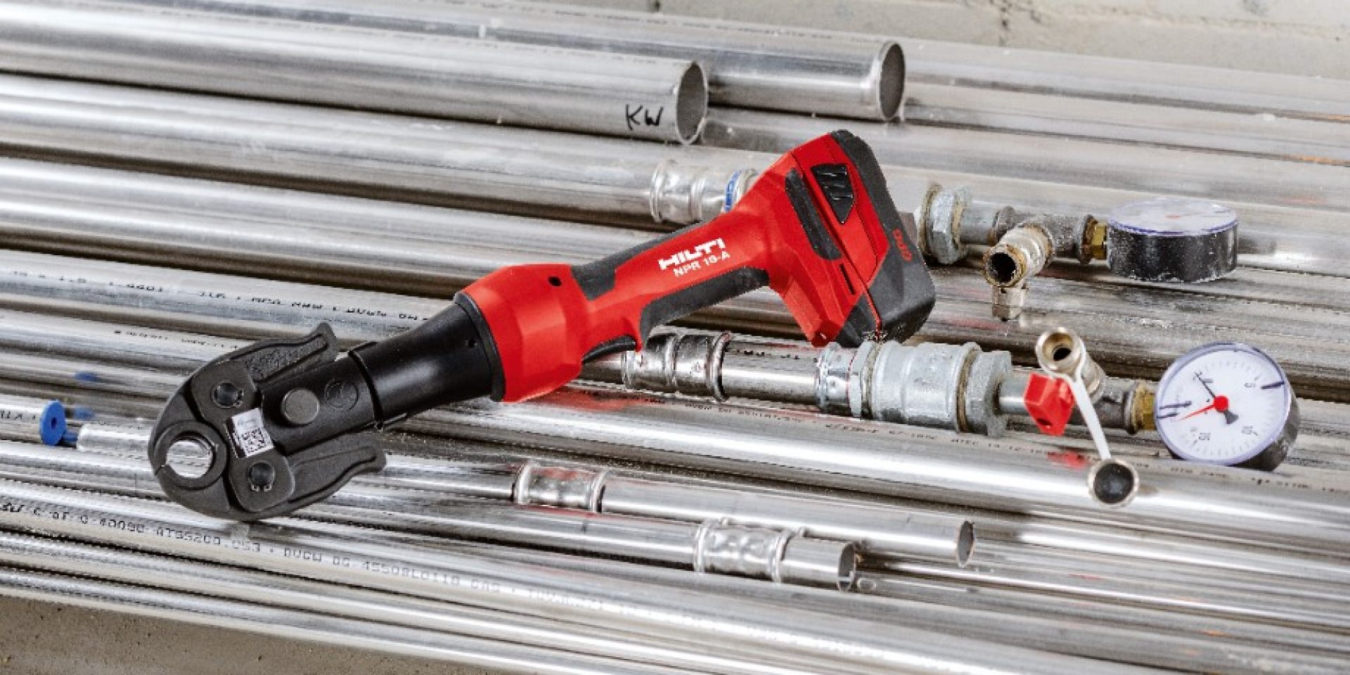 NPR 19-A cordless pipe press tool with batteries powerd by Cordless Power Care Technology