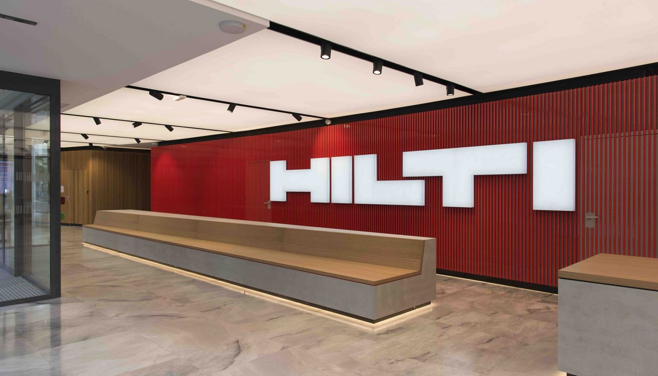Inkomhal van het Hilti-hoofdkantoor in Frankrijk, Boulogne-Billancourt