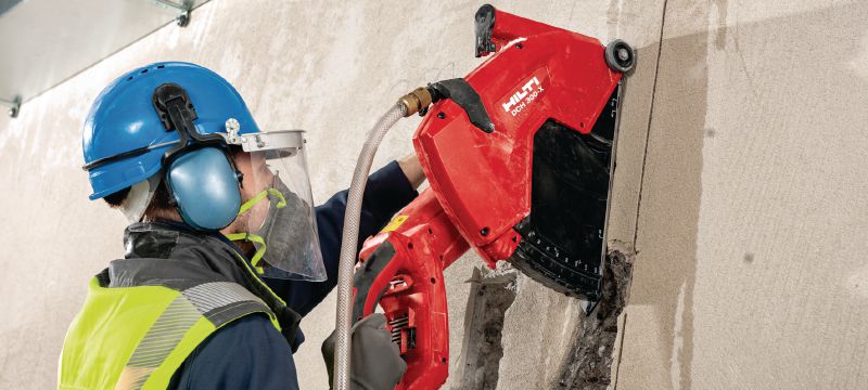 DCH 300-X Elektrische doorslijpmachine Elektrische handbediende diamantslijper voor nat en droog werken – tot 120 mm zaagdiepte met bladen van 305 mm Toepassingen 1