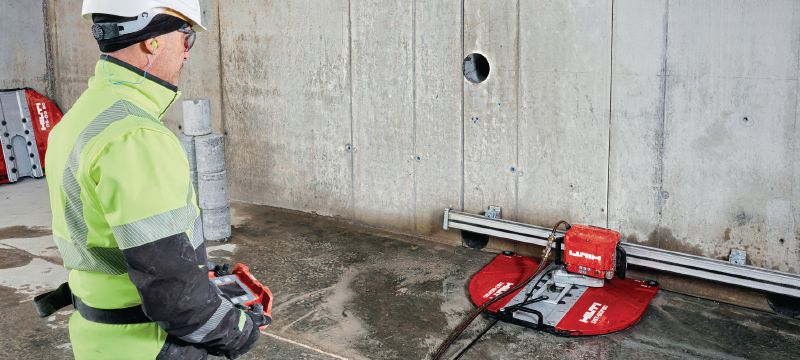 DST 10-CA wandzaag Wendbare elektrische wandzaag met Cut Assist-automatisering, draadloze afstandsbediening en interne e-box voor nat en droog snijden in een wand Toepassingen 1